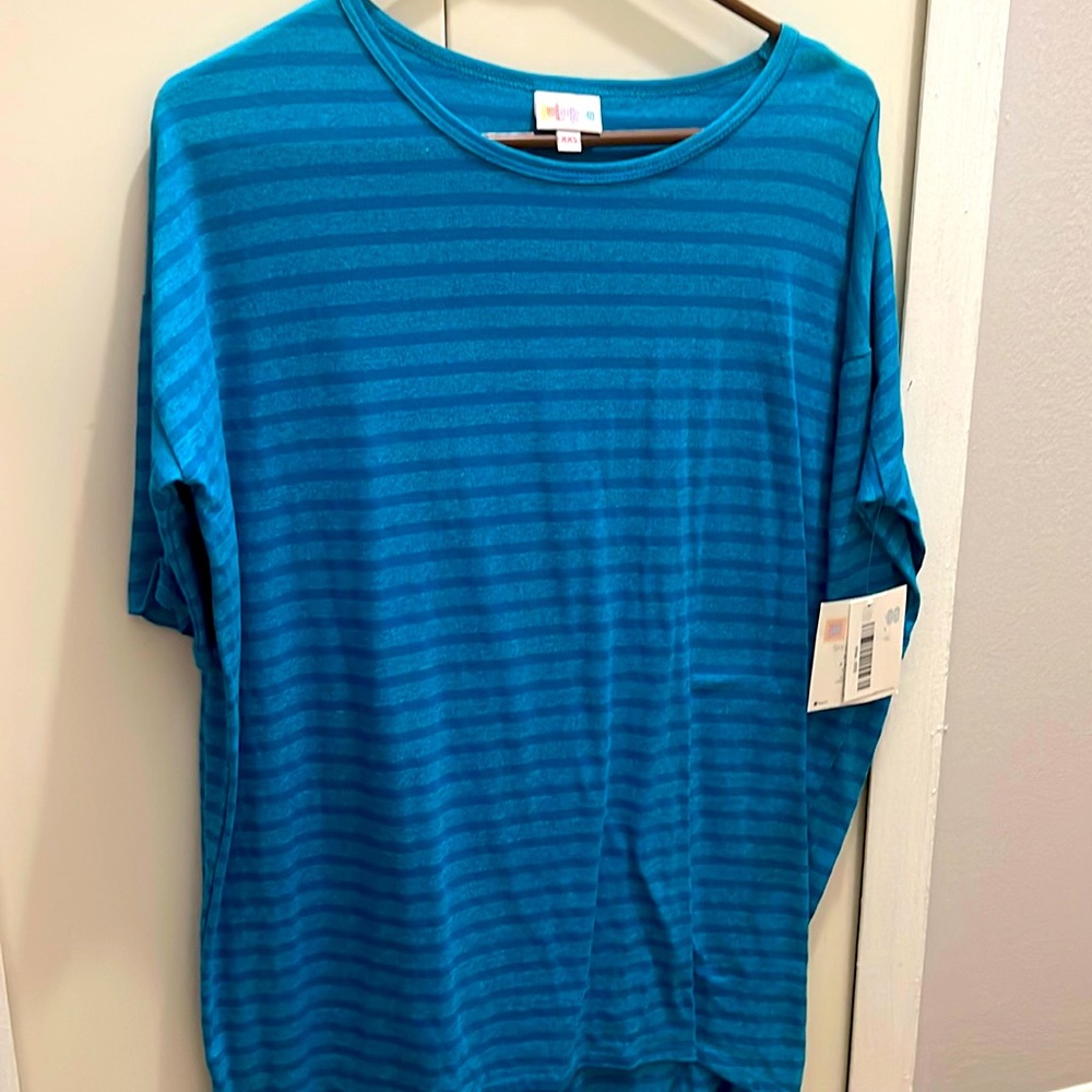 Lularoe xxs (oversized fit) Irma tee